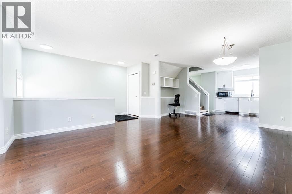 45 Tuscany Springs Garden NW — photo 5