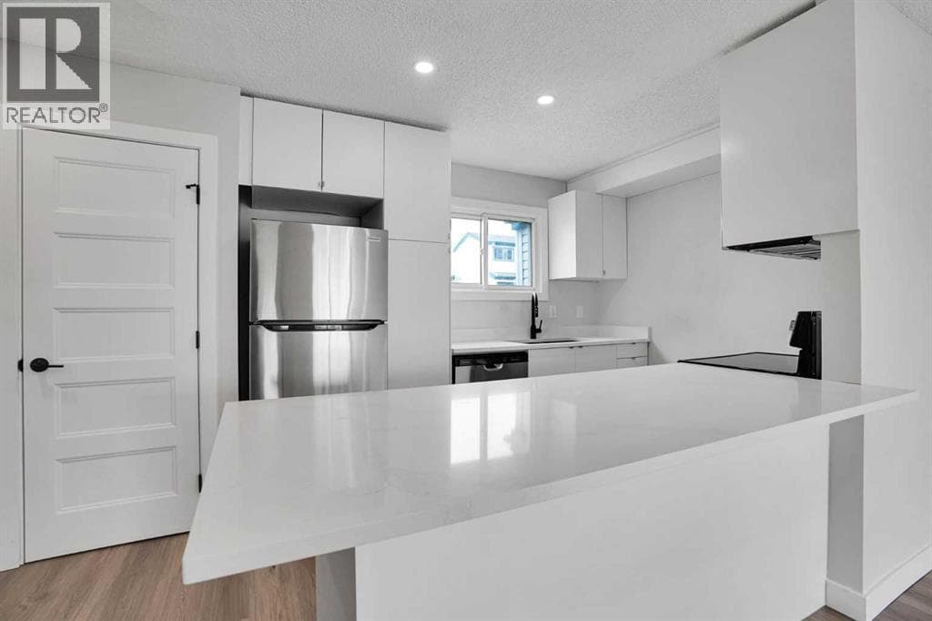 16, 131 Templehill Drive NE — photo 4