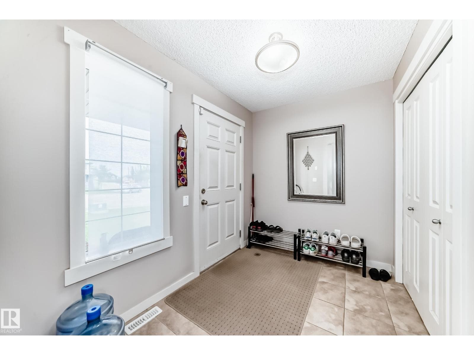2808 36 AV NW — photo 3