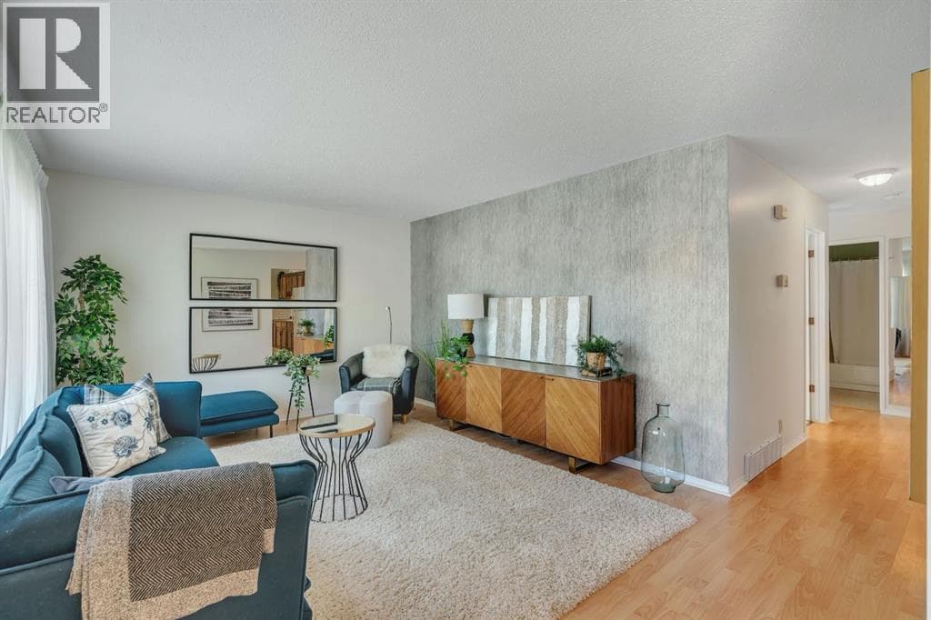 127 Falshire Way NE — photo 4