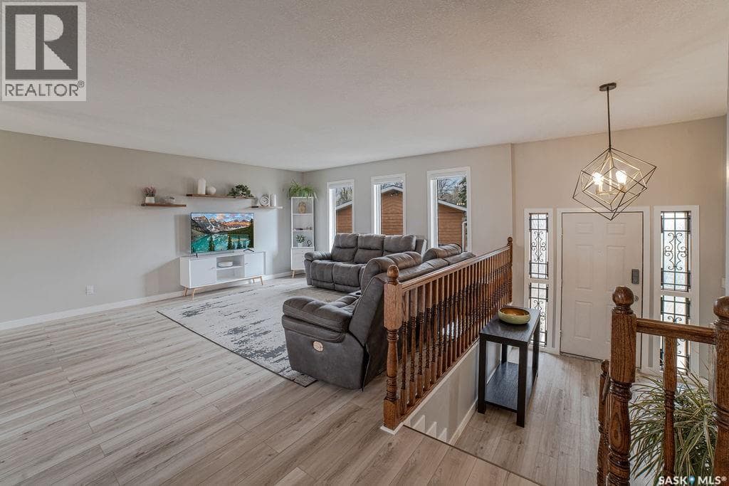 1 Hoidale AVENUE — photo 4