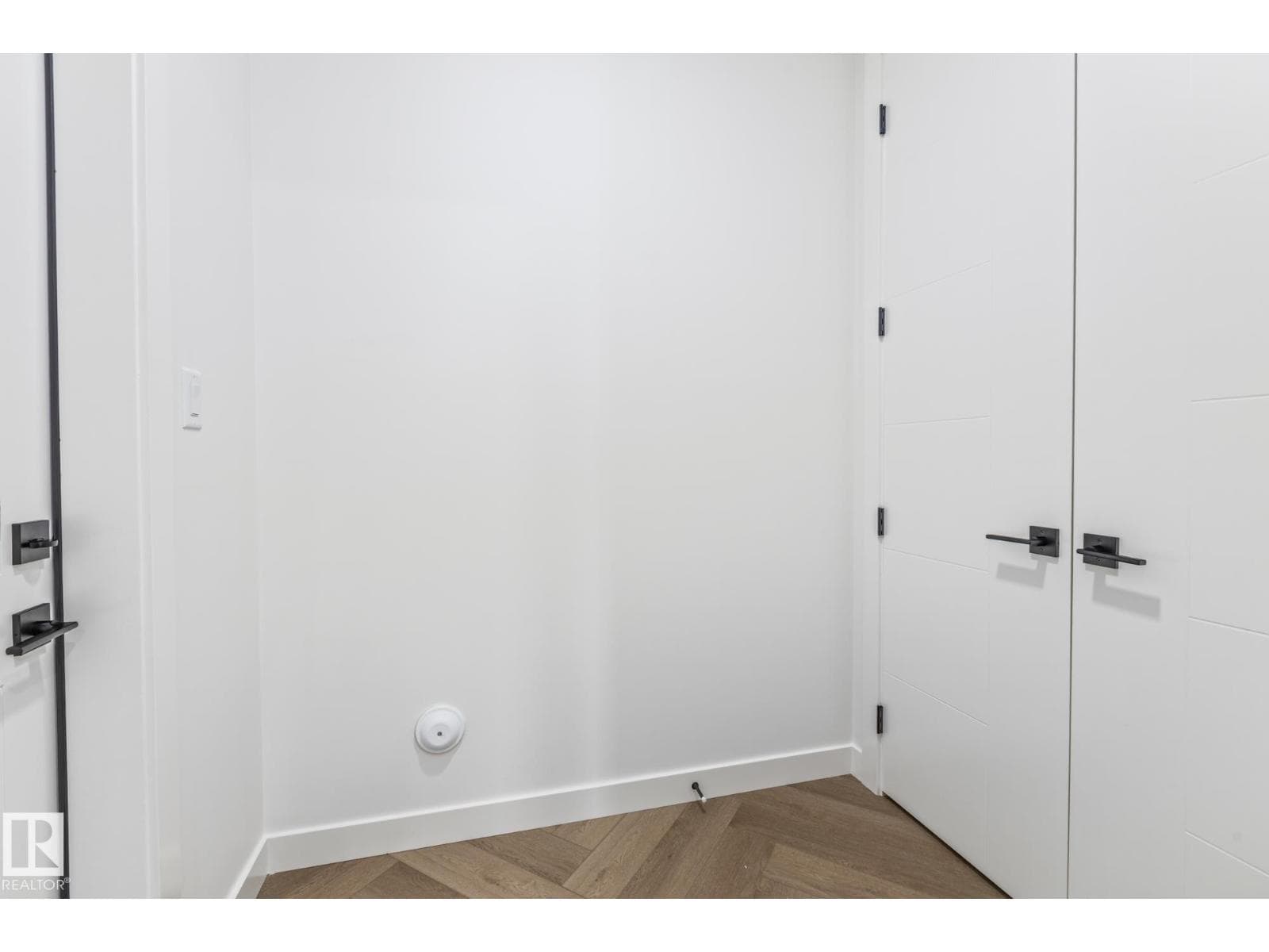 416 PINE PT — photo 4