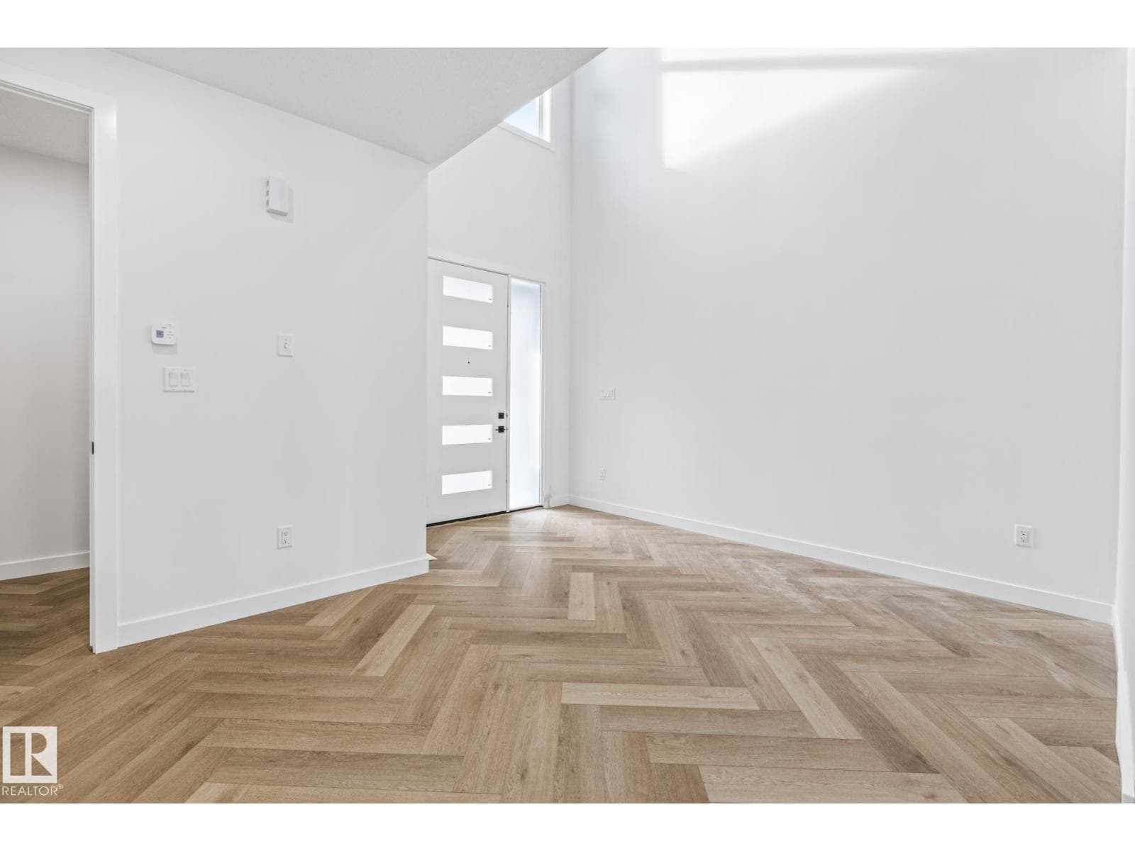 416 PINE PT — photo 2