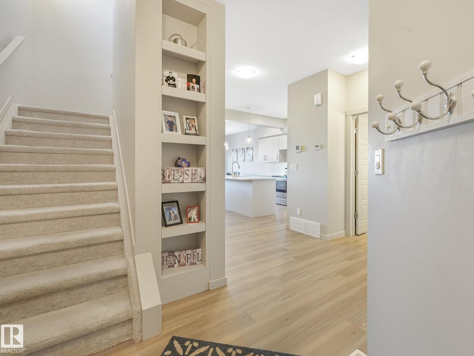 #14 50 EDINBURGH CRT — photo 2