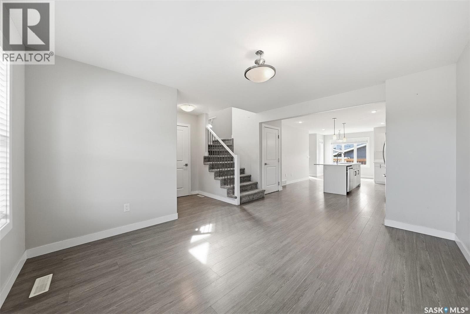 139 Stilling MEWS — photo 4