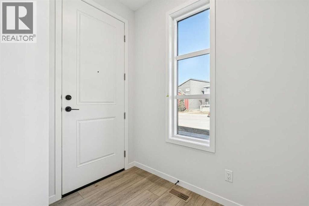 572 Belmont Heath SW — photo 4
