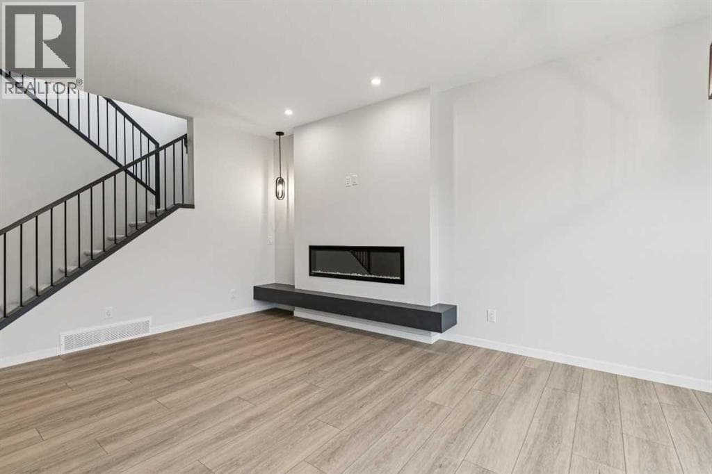 572 Belmont Heath SW — photo 5