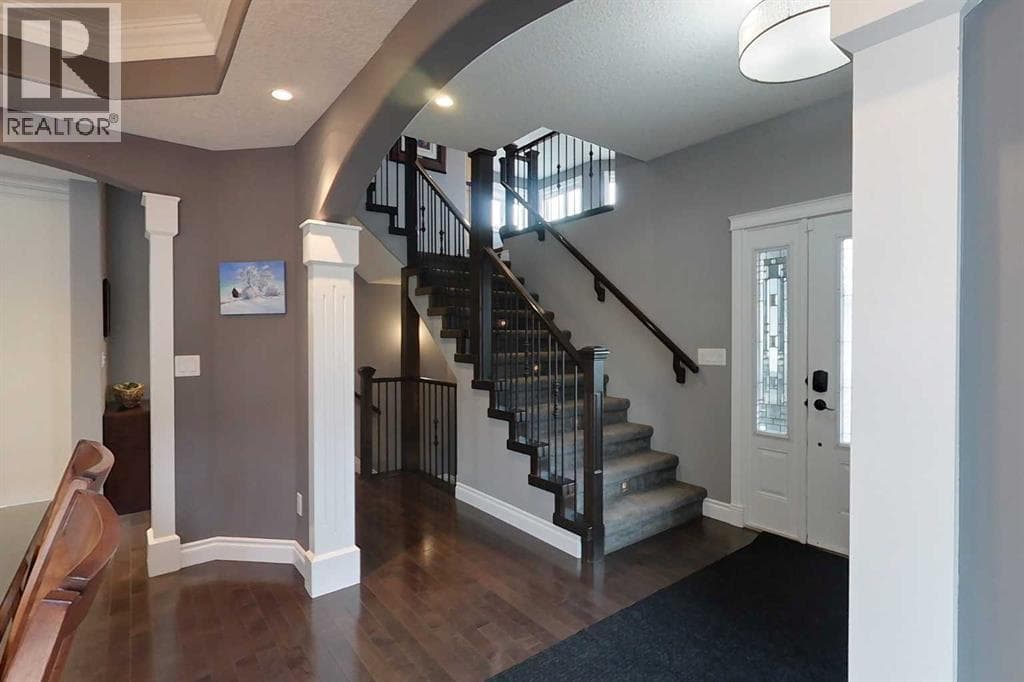 701 9 Street SE — photo 4