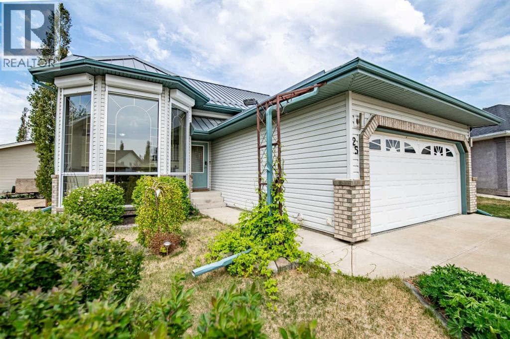 25 Fern Glade Crescent — photo 2