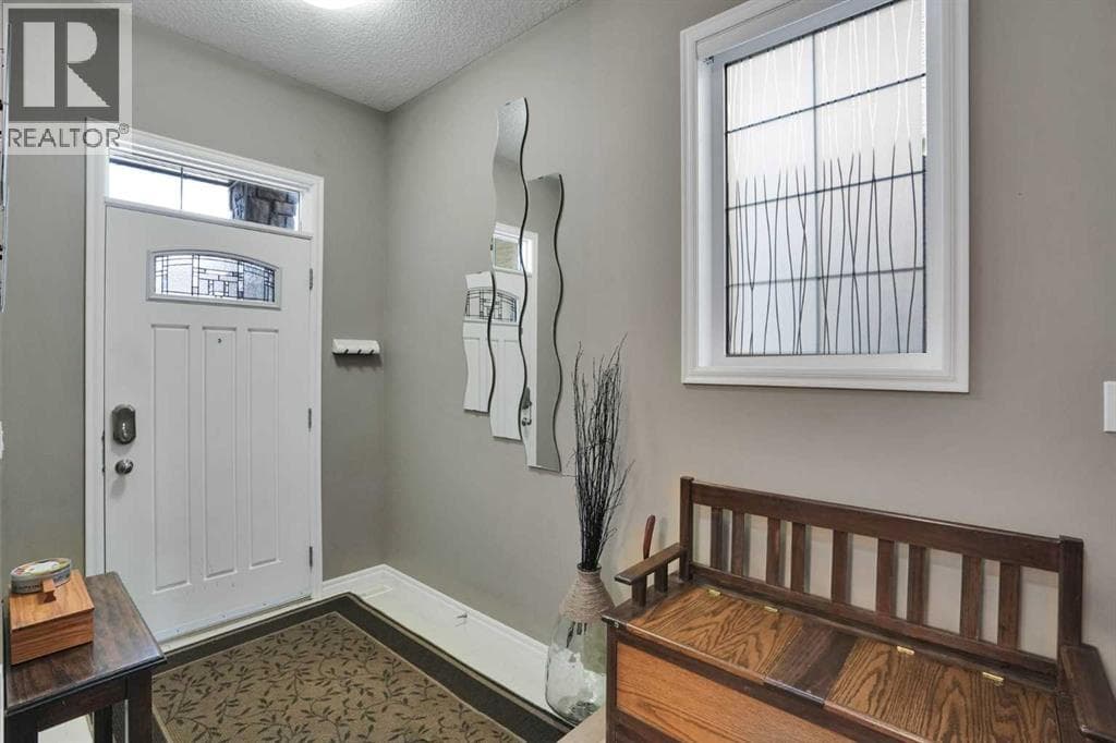 109 Cranleigh Place SE — photo 2