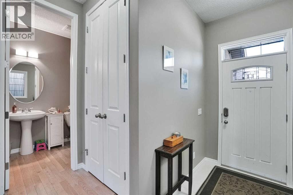 109 Cranleigh Place SE — photo 3