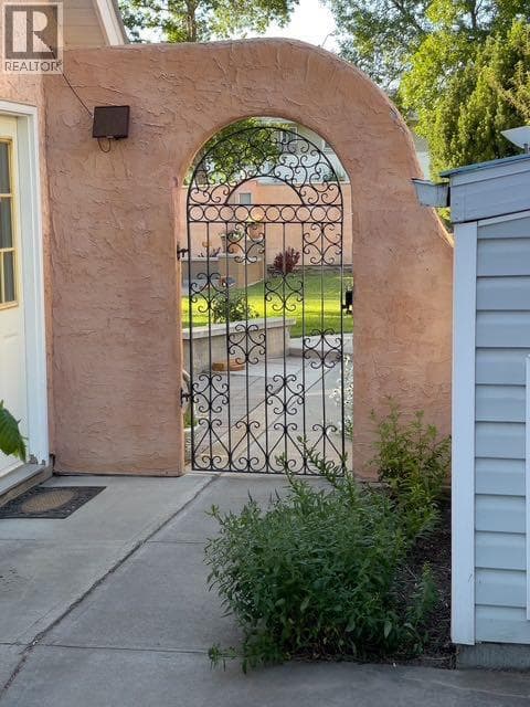 329 2 Avenue NE — photo 5