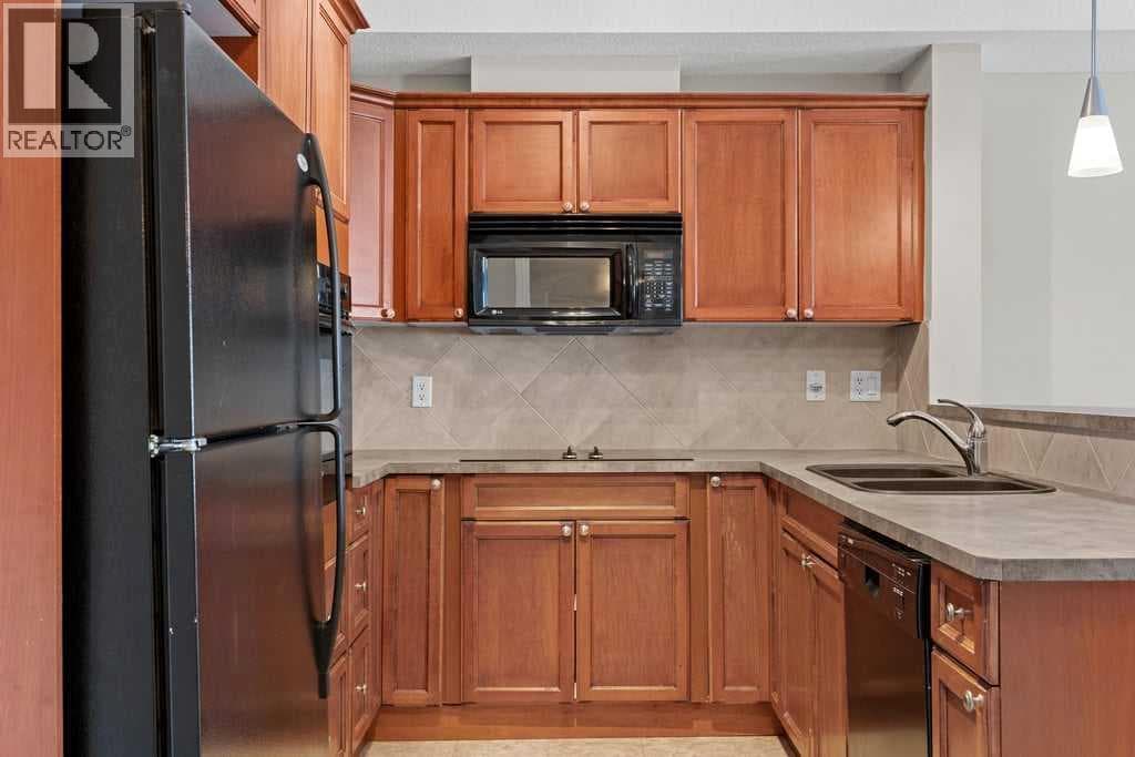 122, 60 Royal Oak Plaza NW — photo 3