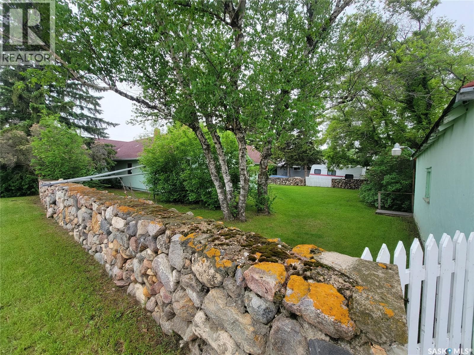 106 Railway AVENUE E — photo 3