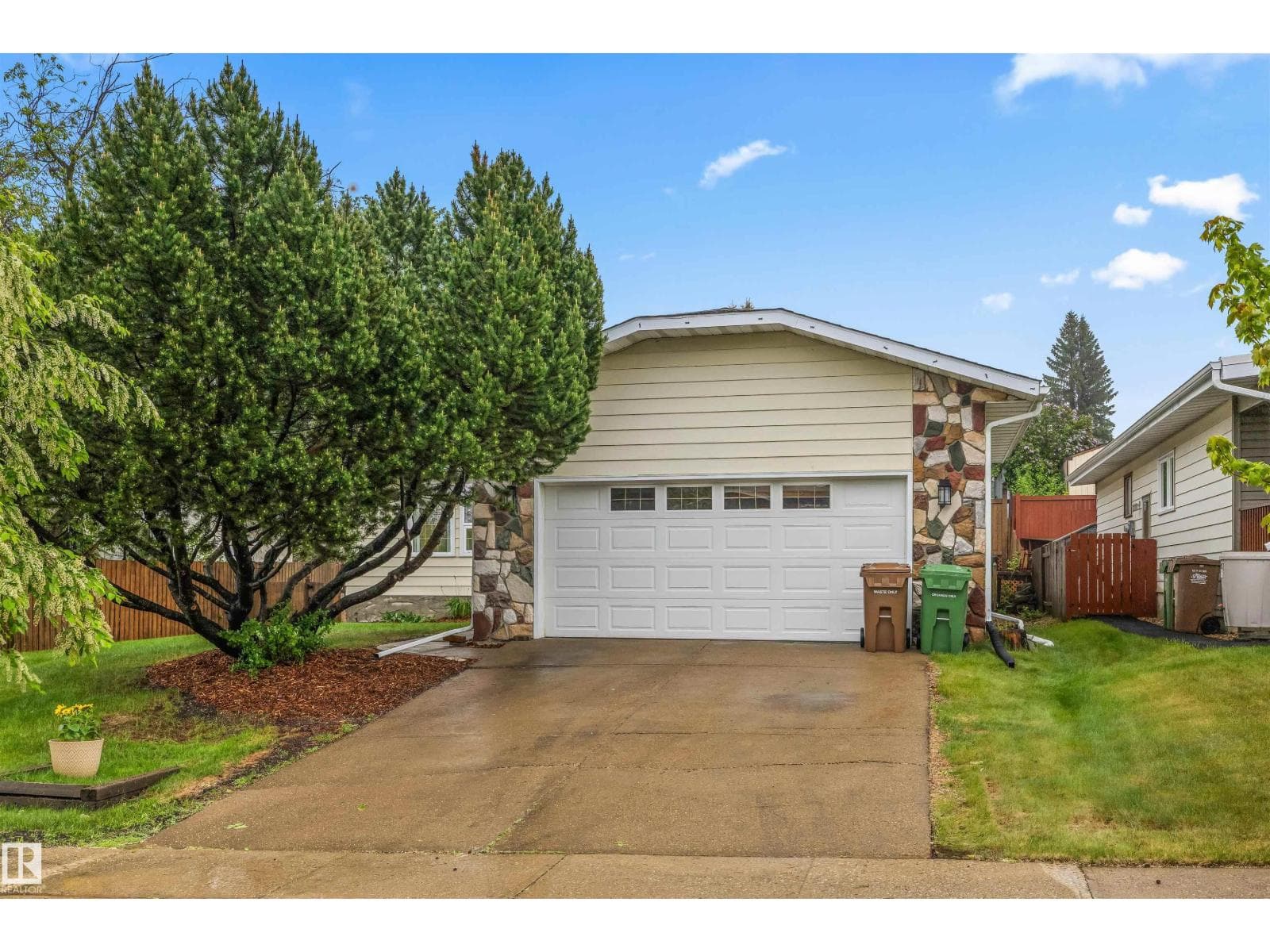 4 BENNETT PL