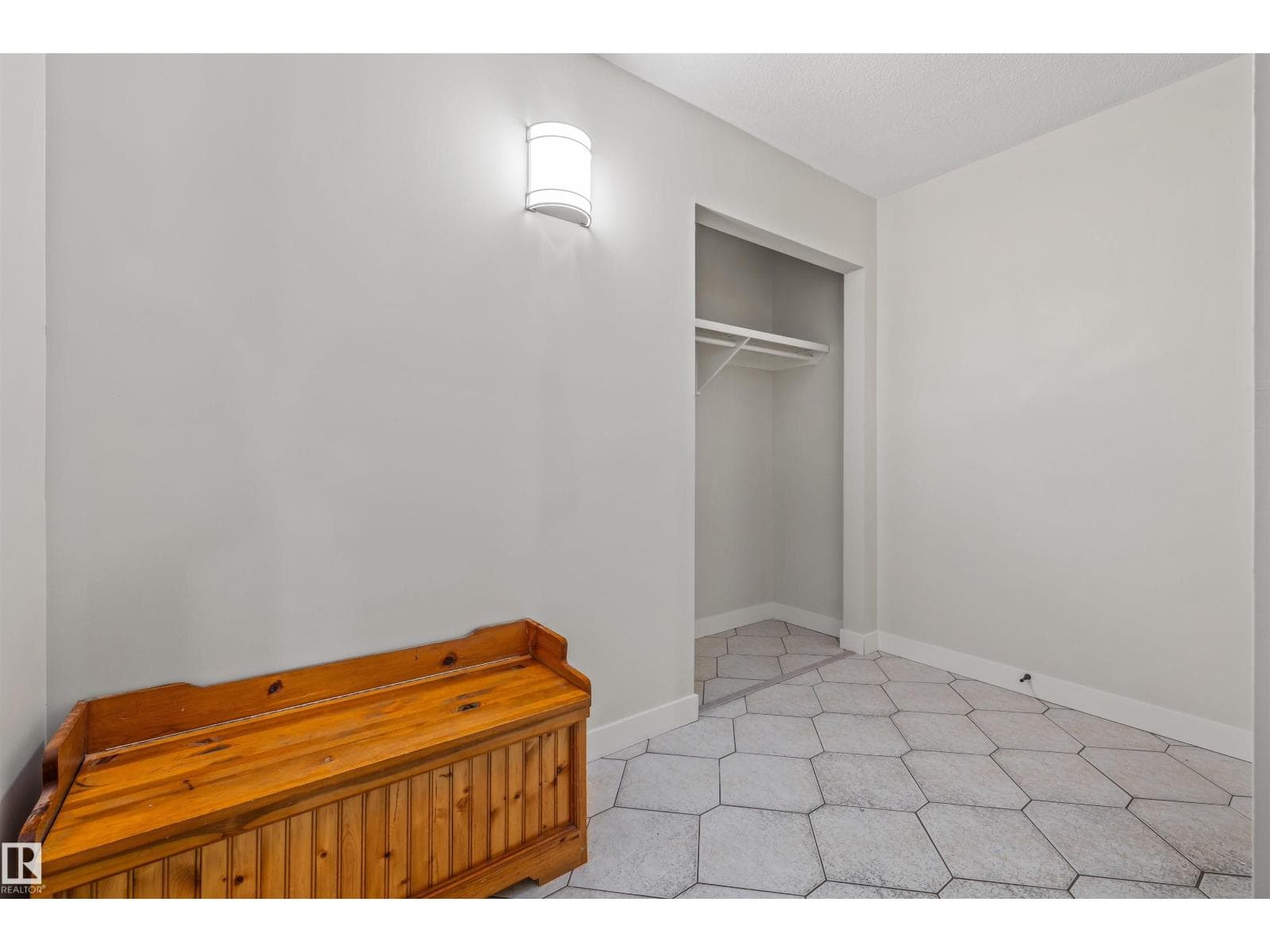 4 BENNETT PL — photo 4