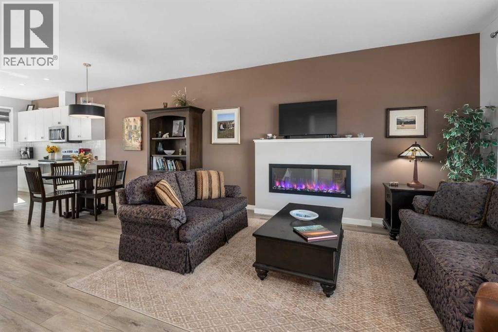395 Magnolia Drive SE — photo 2