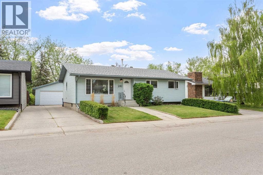 240 Lynnview Way SE — photo 2