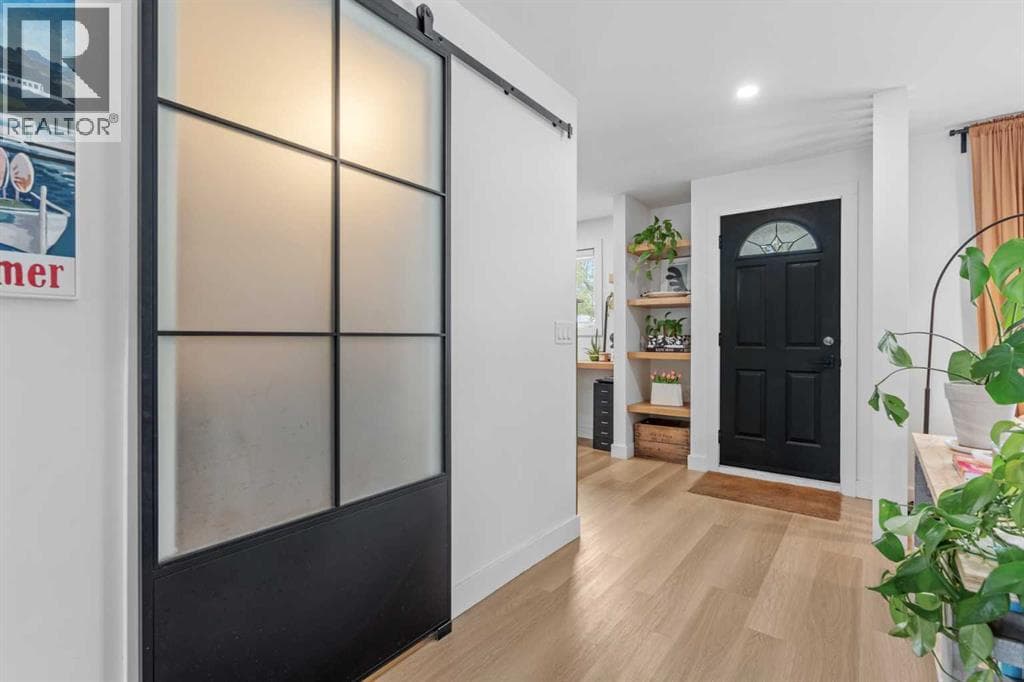 240 Lynnview Way SE — photo 3