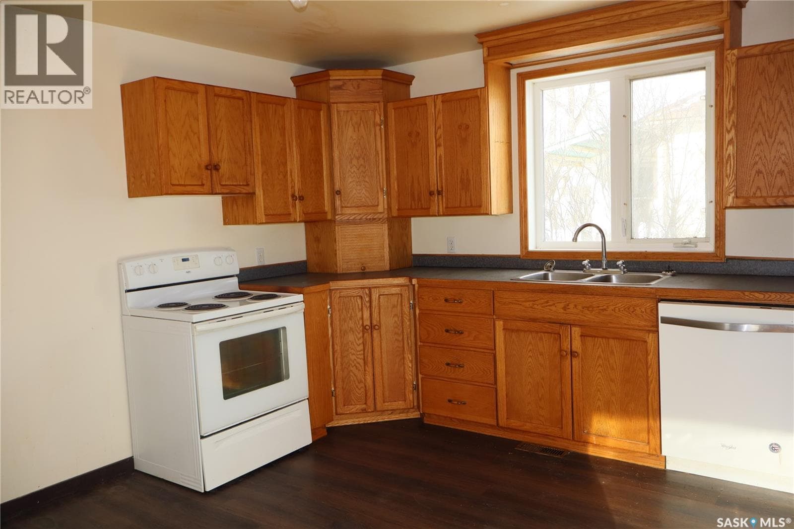 52 2nd AVENUE NE — photo 4