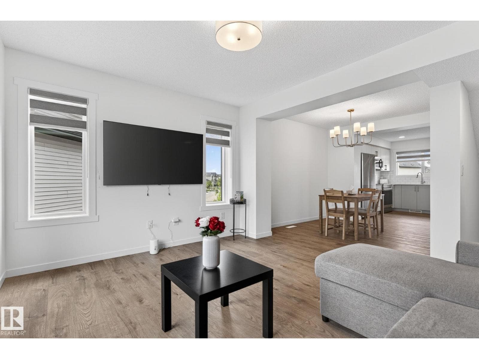 #44 1025 SECORD PM NW — photo 2