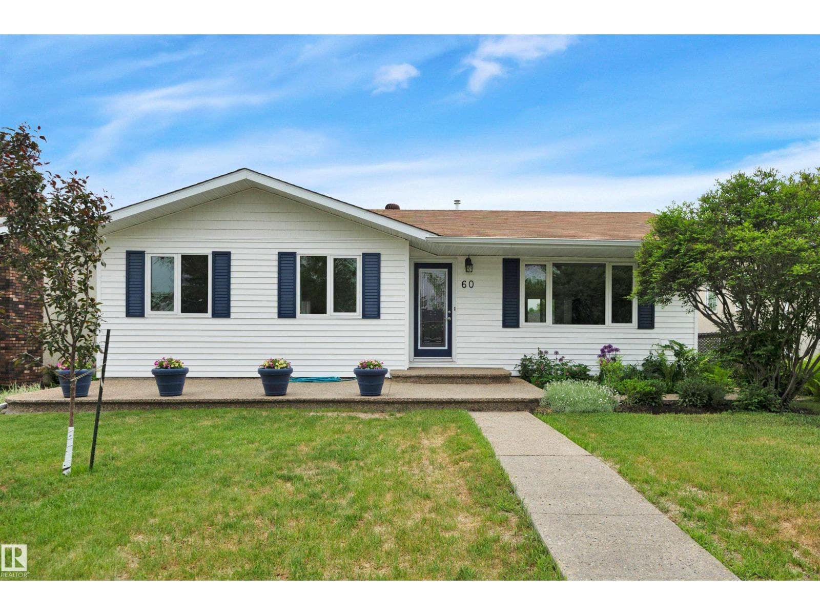 60 CORINTHIA DR