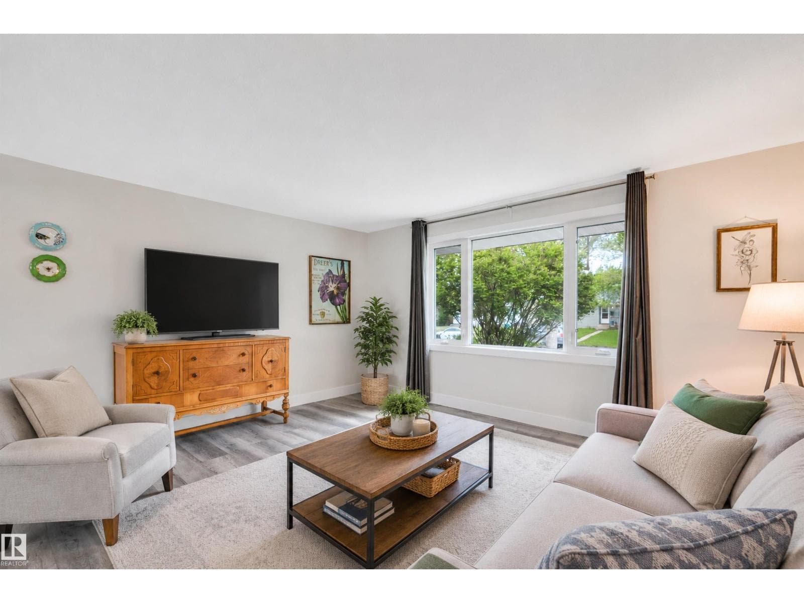 60 CORINTHIA DR — photo 2