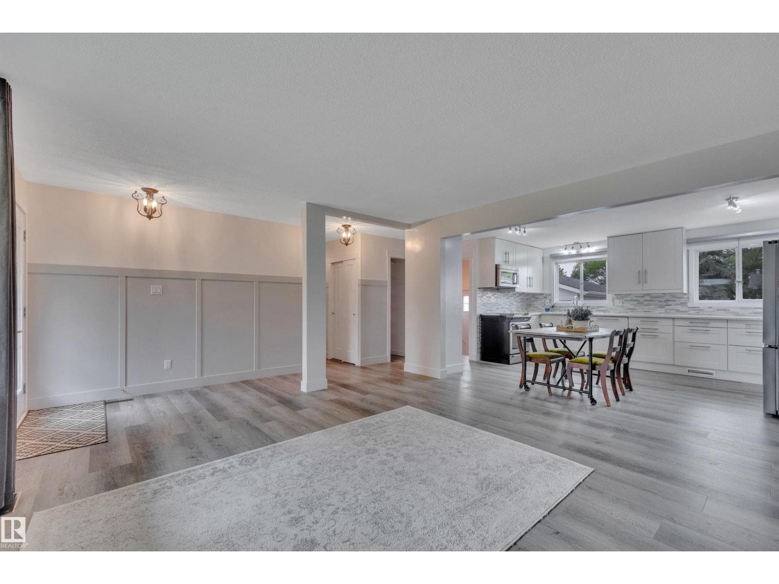 60 CORINTHIA DR — photo 4