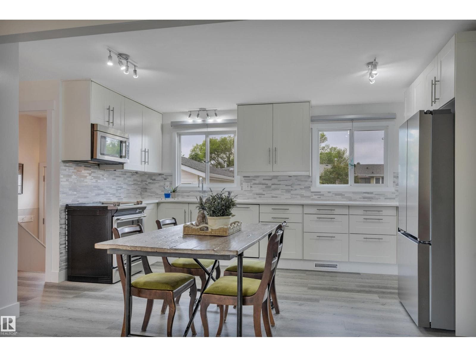 60 CORINTHIA DR — photo 5