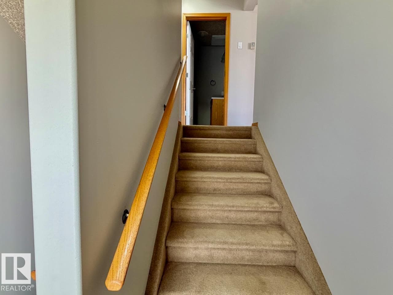 8 5024 50 AV — photo 4