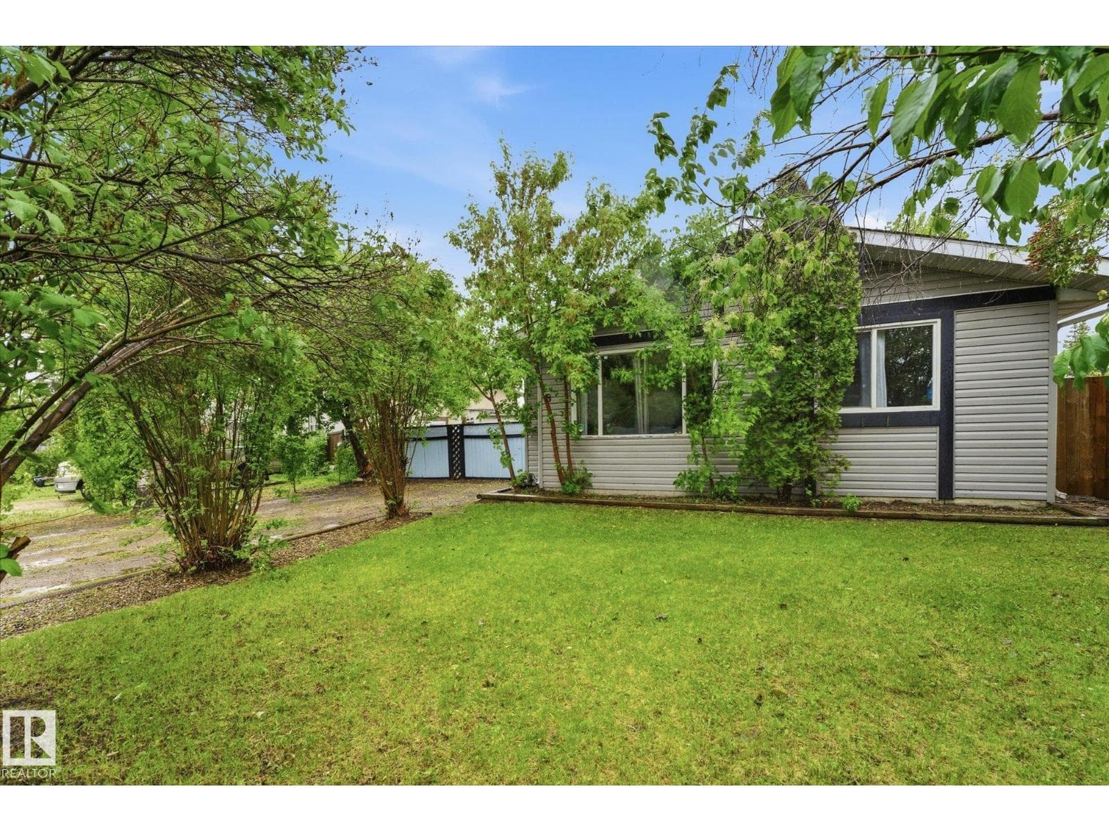 8 GOLDEN SPIKE RD