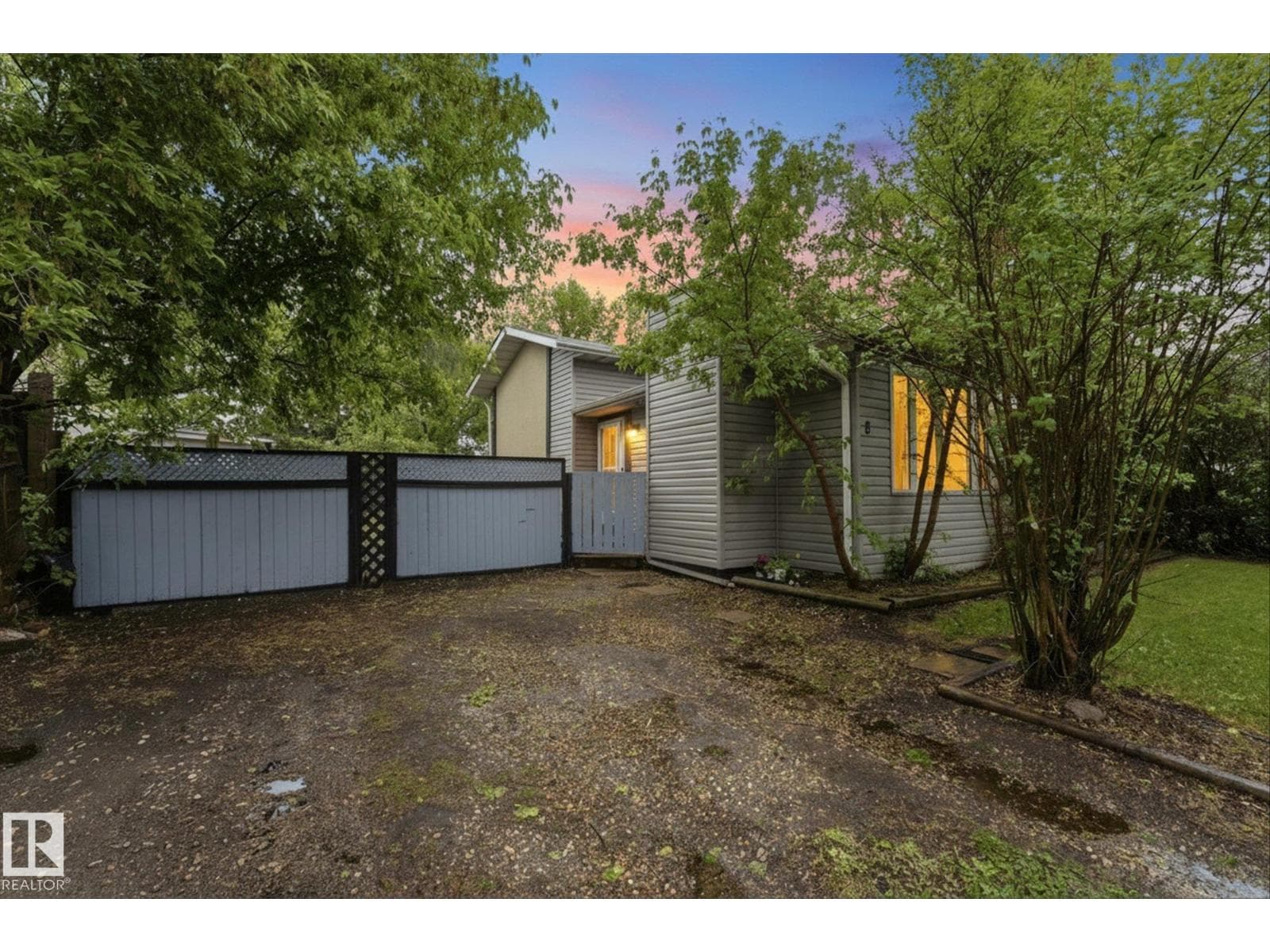 8 GOLDEN SPIKE RD — photo 2