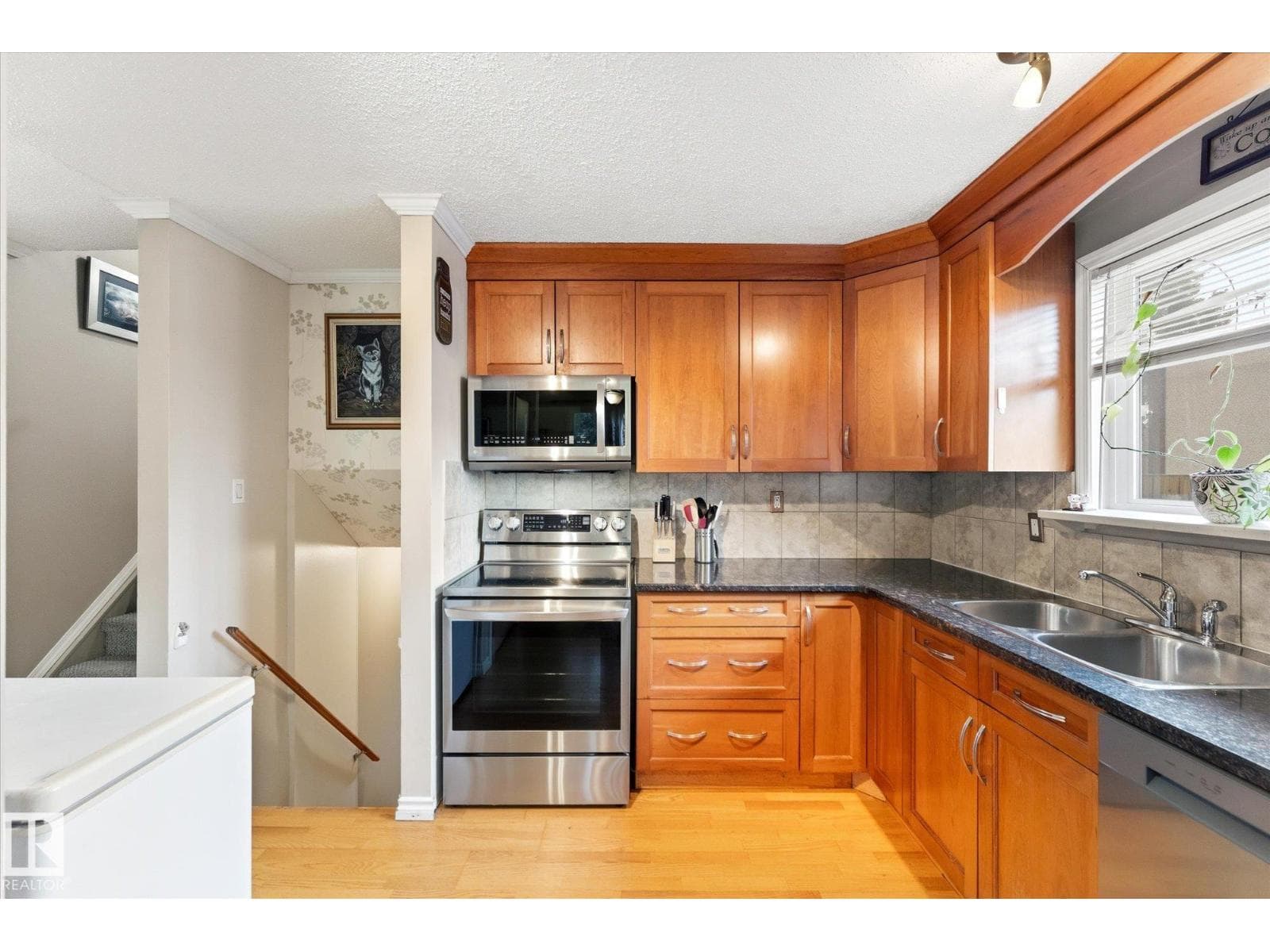 8 GOLDEN SPIKE RD — photo 5