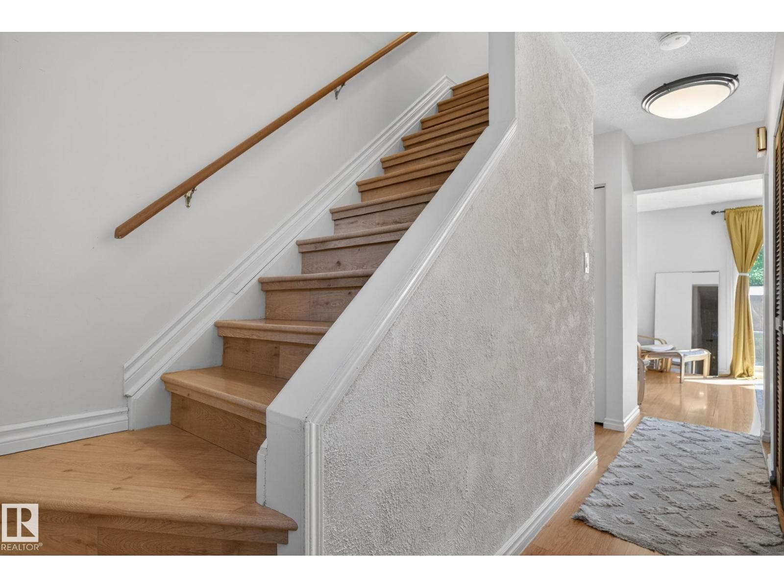 132 WOODSTOCK NW — photo 4