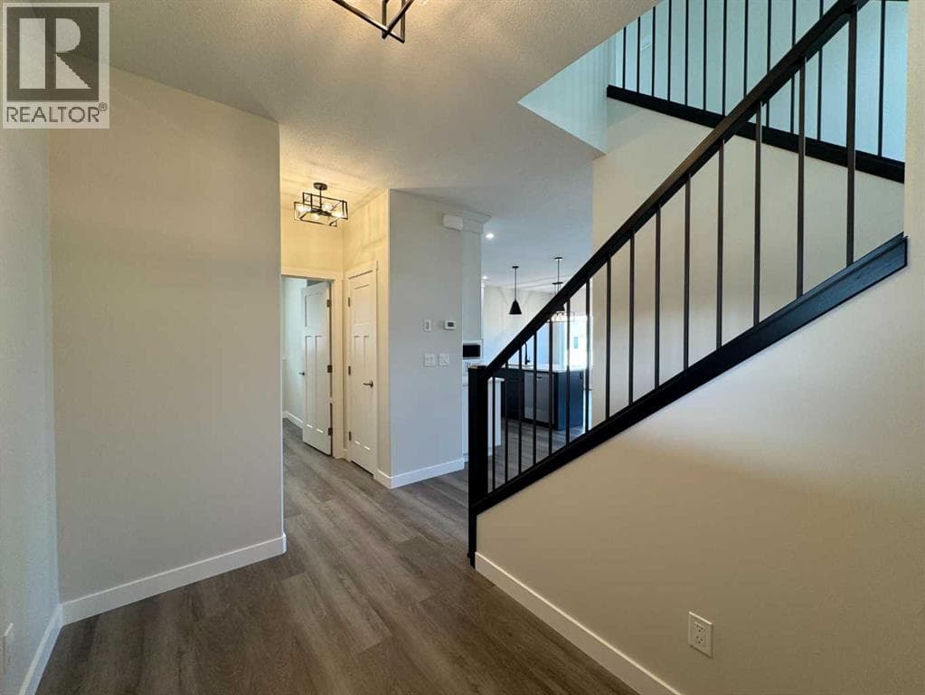 49 Emmett Crescent — photo 5
