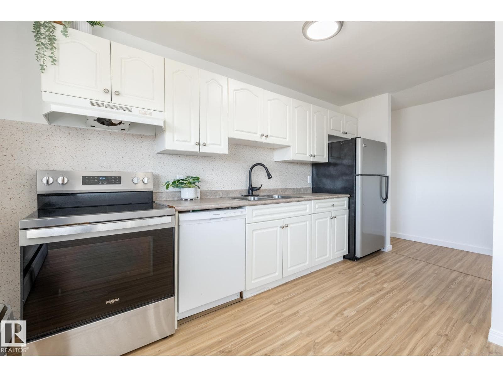 #502D 2908 116A AV NW — photo 4