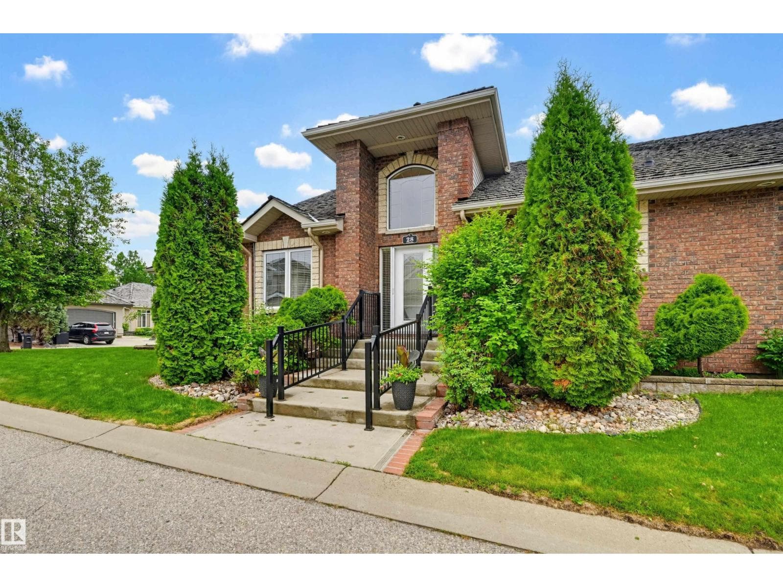 28 PRESTIGE PT NW — photo 2