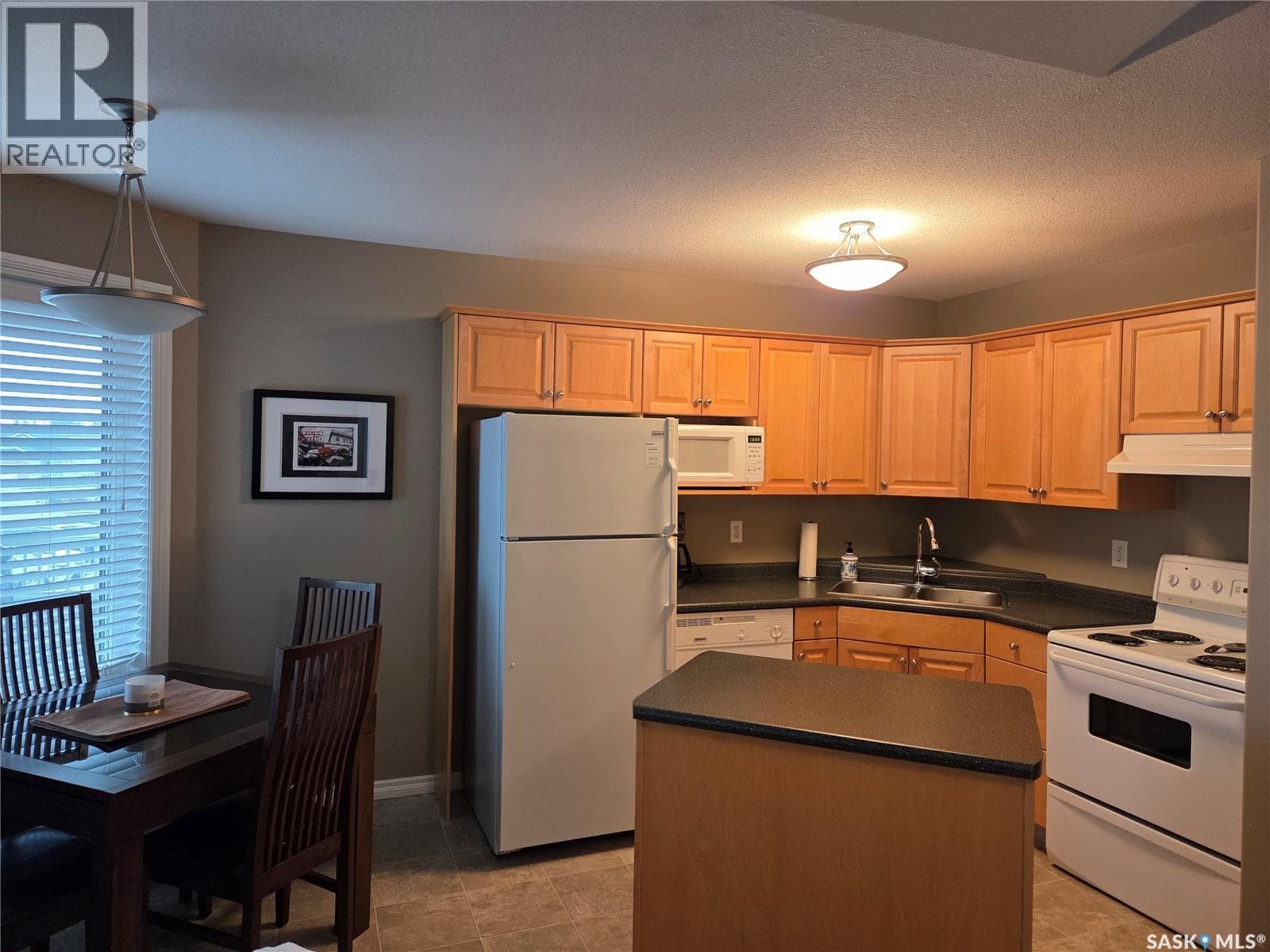 4144 Buckingham DRIVE E — photo 4