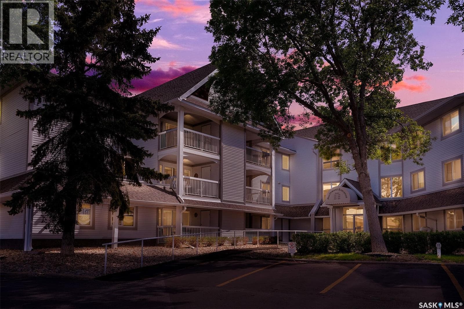 139 960 Assiniboine AVENUE E