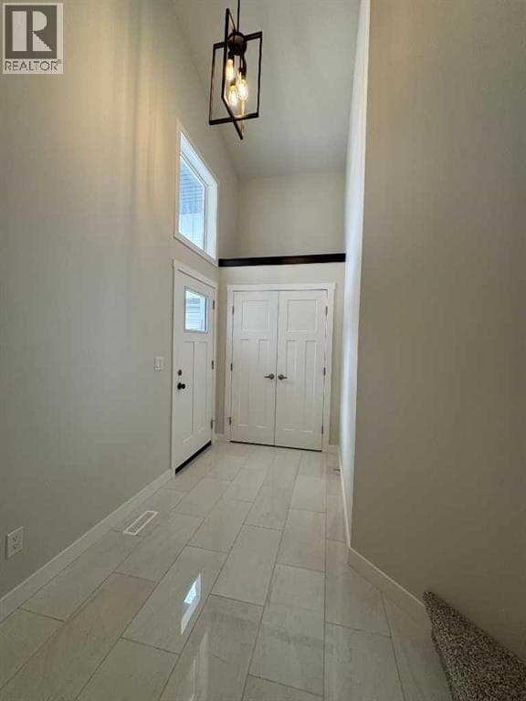 52 Emmett Crescent — photo 3