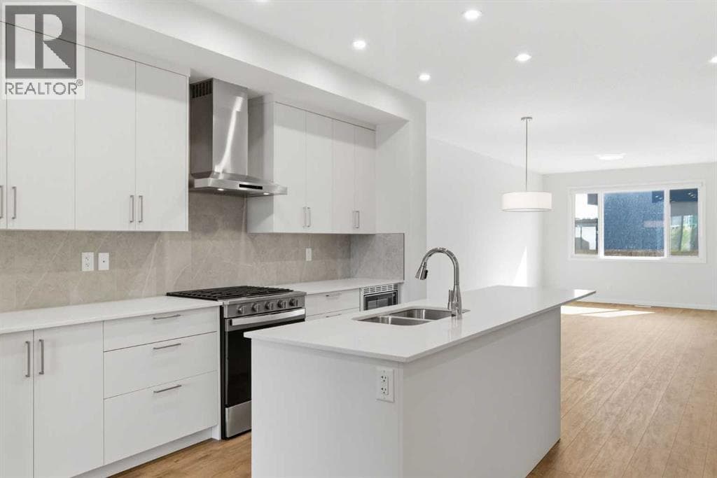 107 Royston Way NW — photo 3
