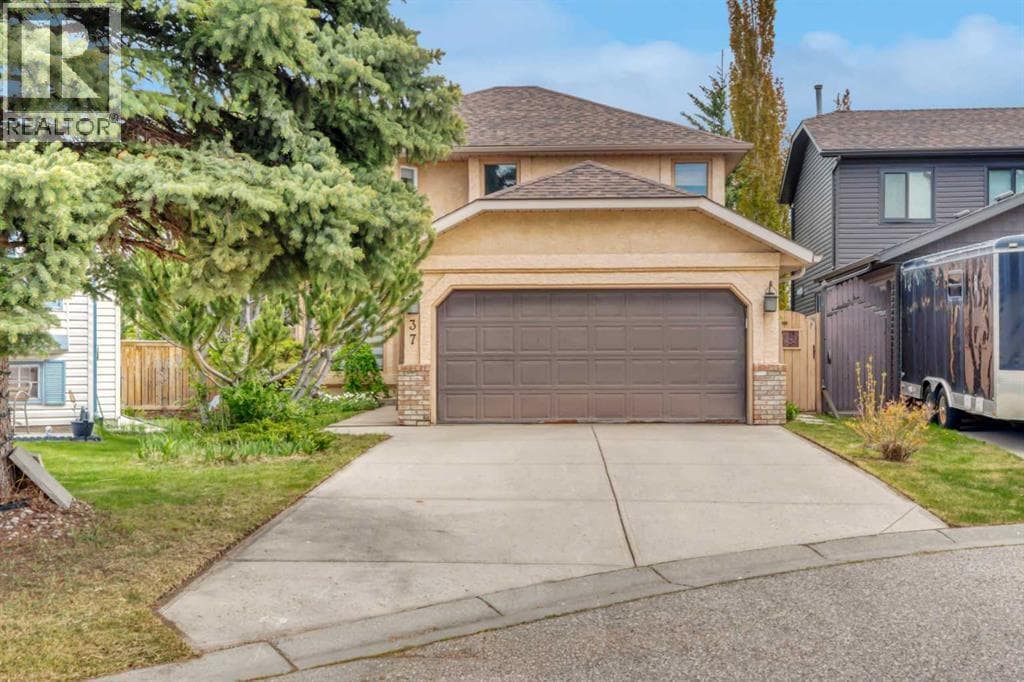 37 Shawbrooke Bay SW — photo 2