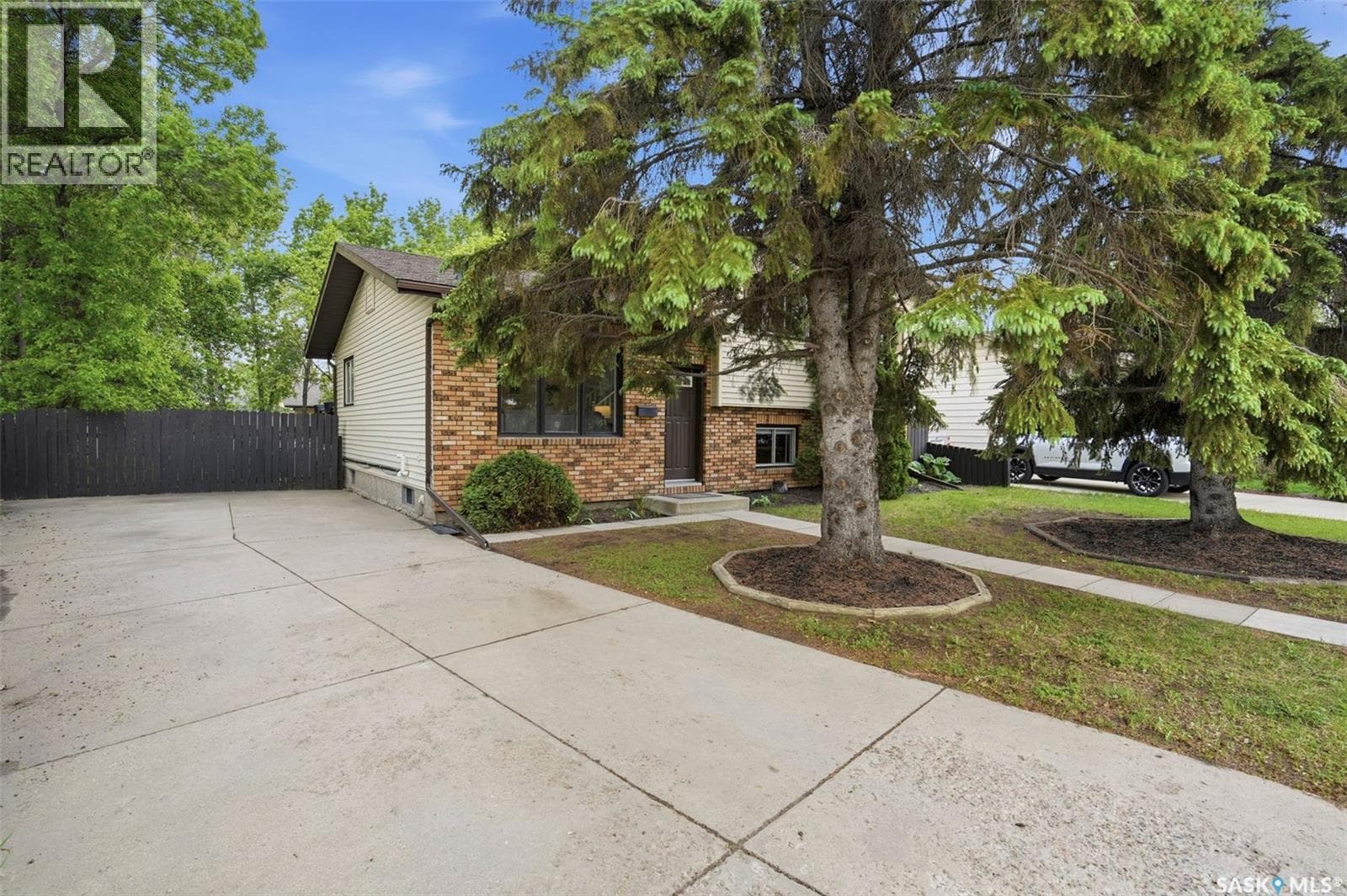 143 Adilman DRIVE — photo 2