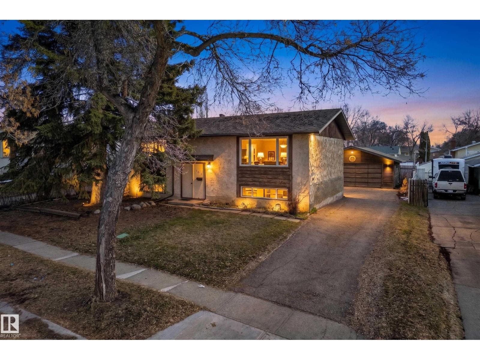 105 MISSION AV
