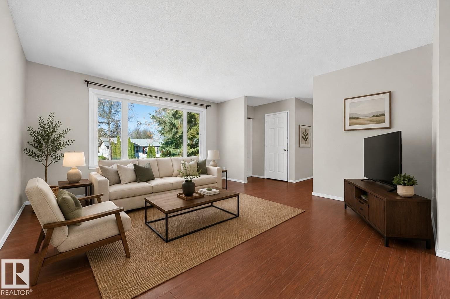 105 MISSION AV — photo 2
