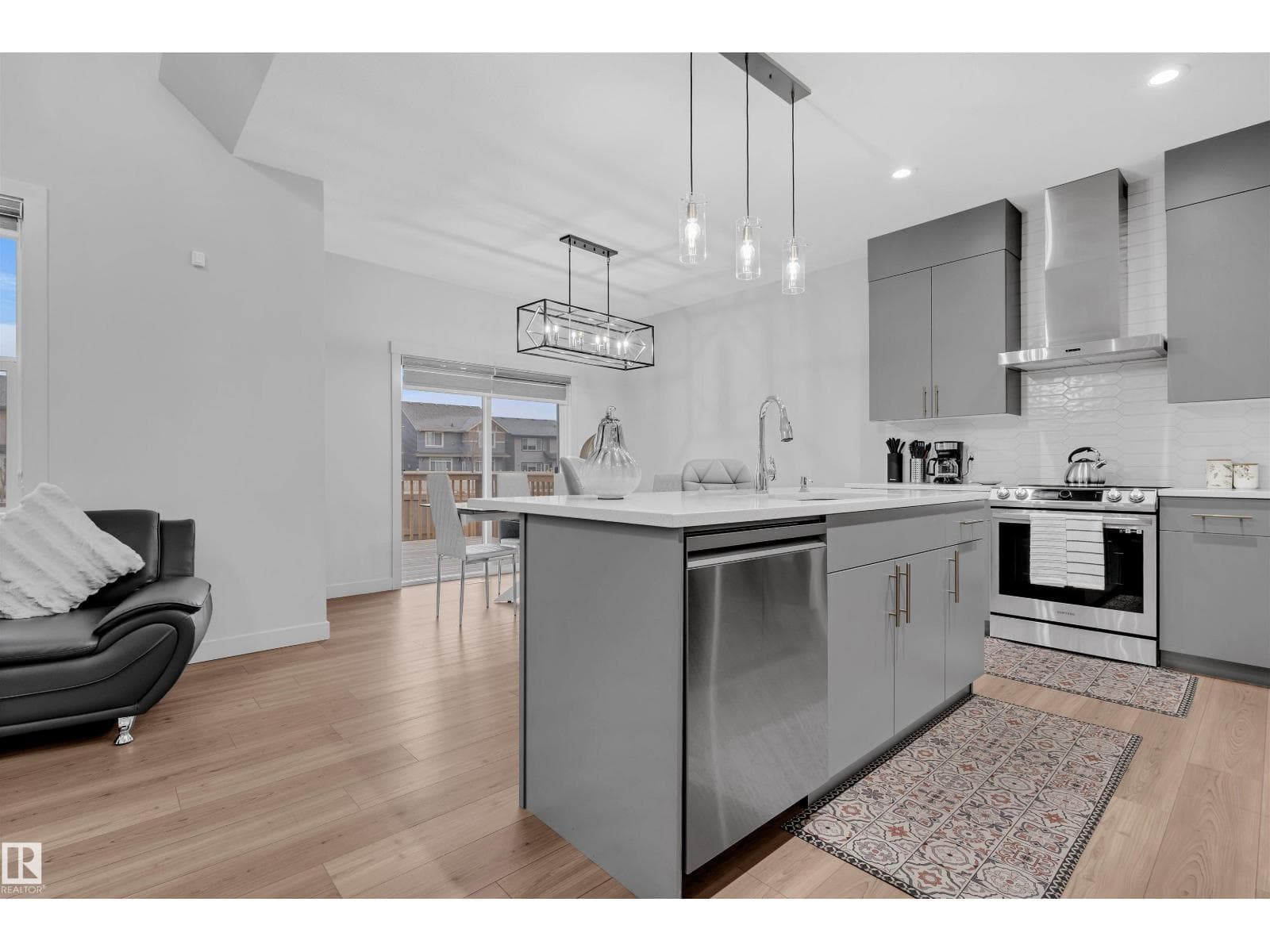 1616 157 ST SW — photo 4