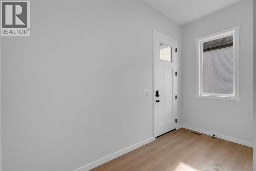 107 Bartlett Row SE — photo 2