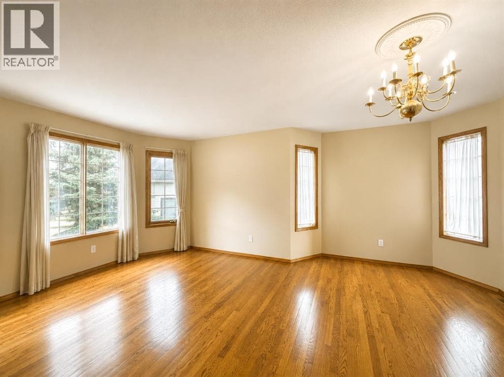 59 Edgebrook Circle NW — photo 2