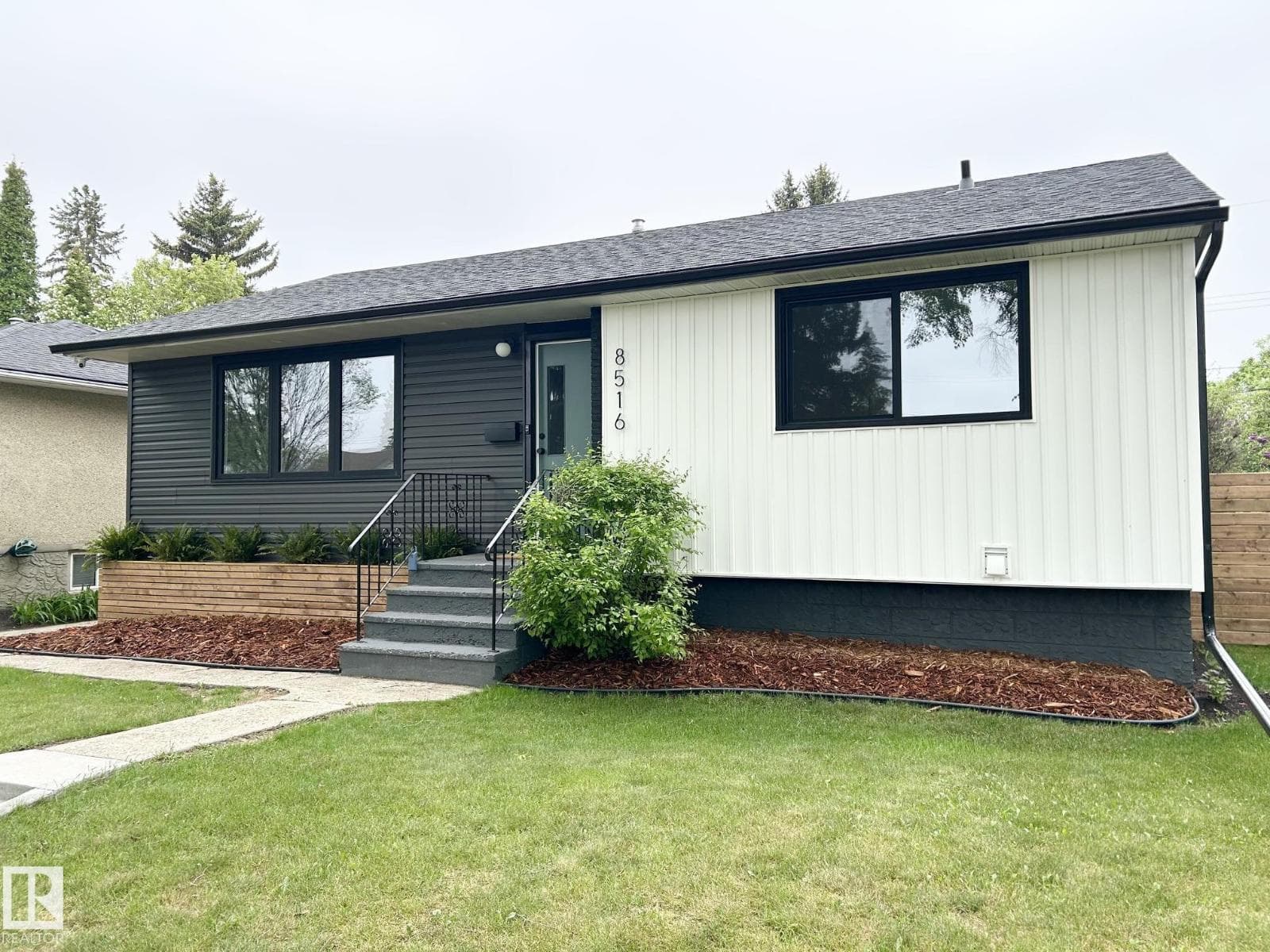 8516 64 AV NW