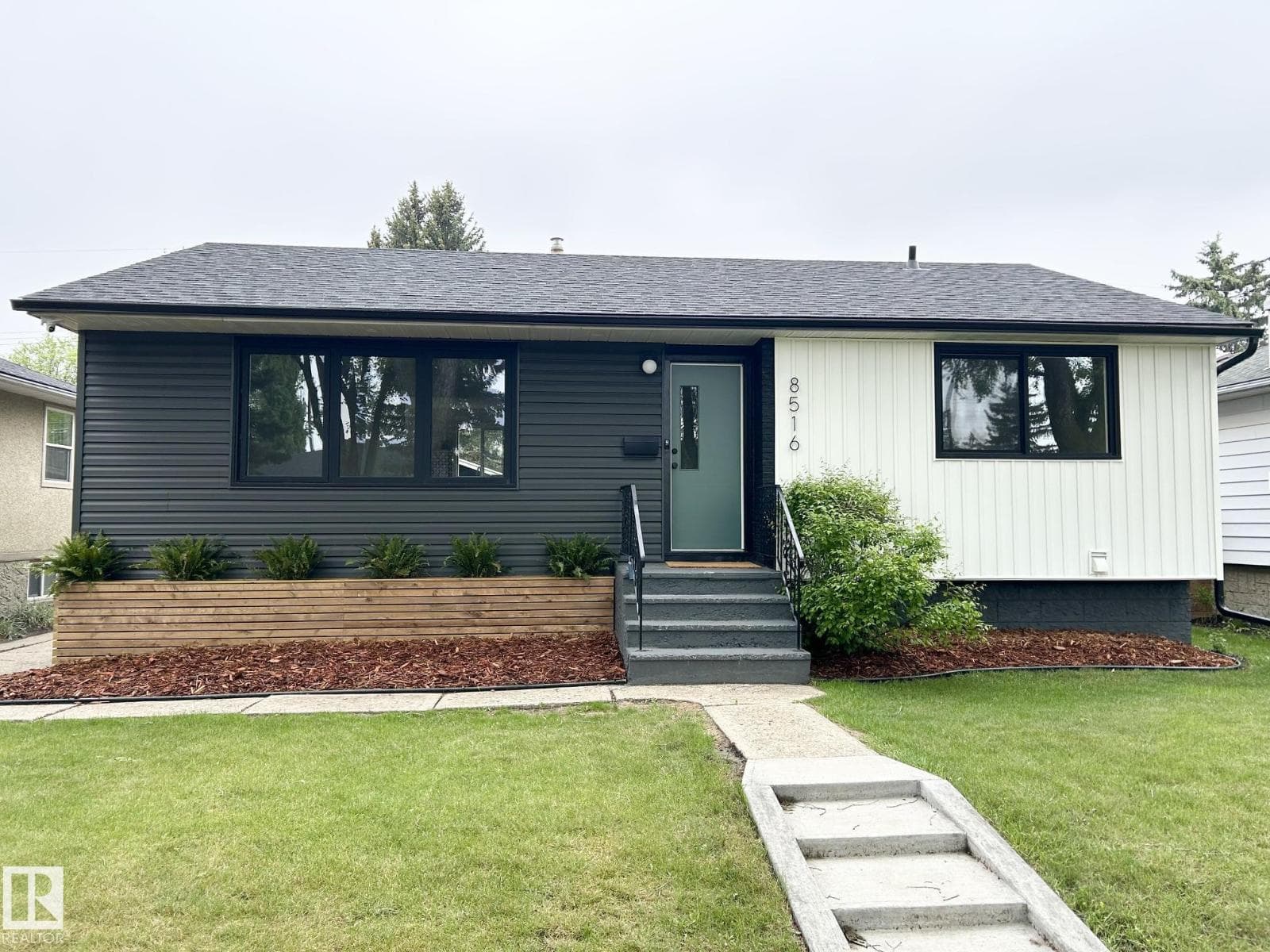 8516 64 AV NW — photo 2